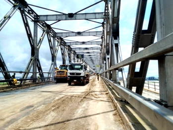 1st Niger Bridge closure begins as commuters lament Owerri Road