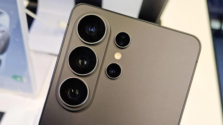 3 Samsung phones that can compete with iPhone 18 Pro