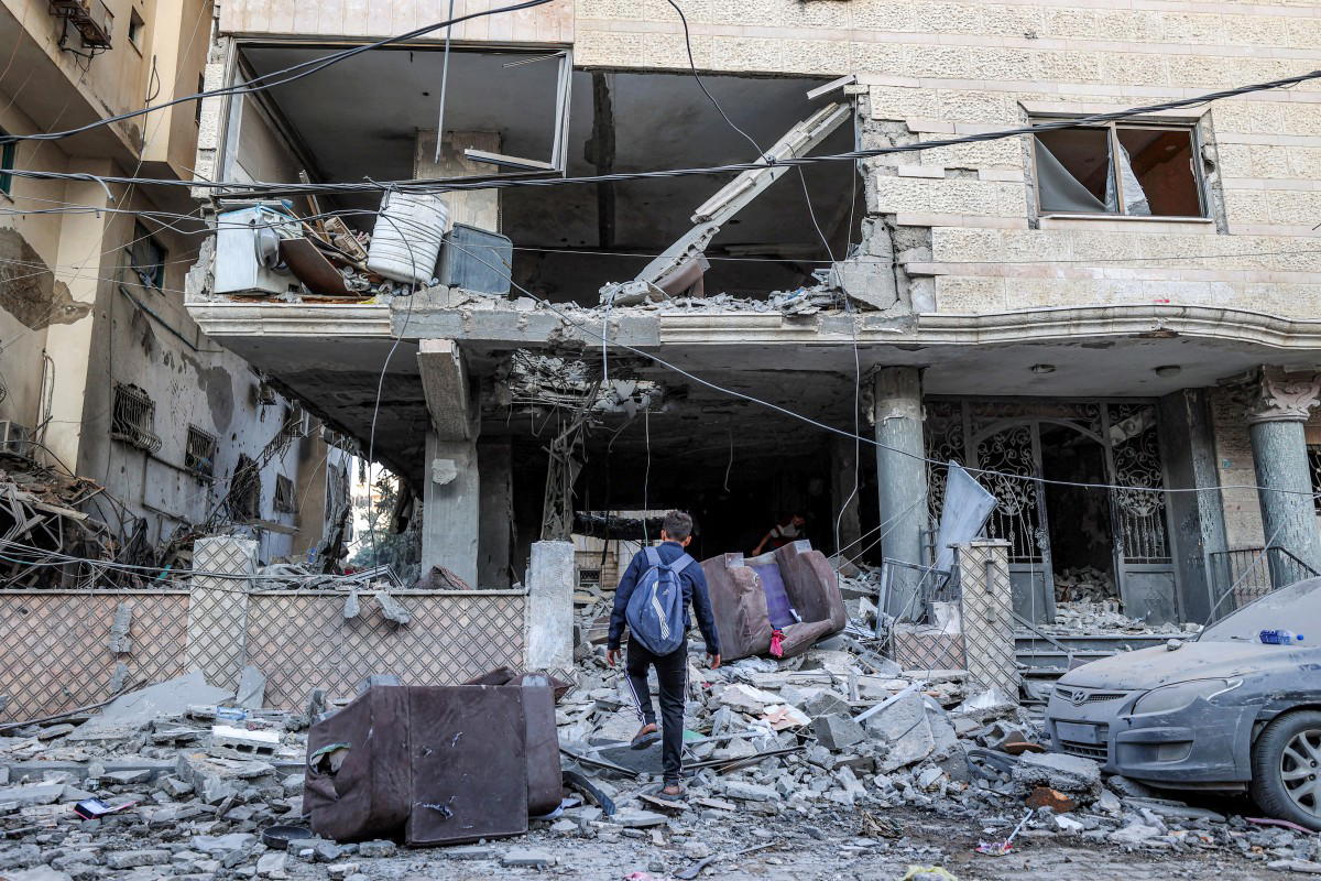 Israel targets top Hamas leader in deadly Gaza strike on anniversary Image