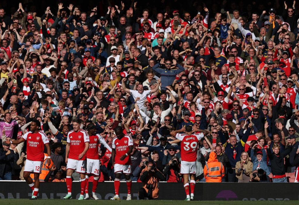 Arsenal hit back to beat Leeds and draw level with Man City