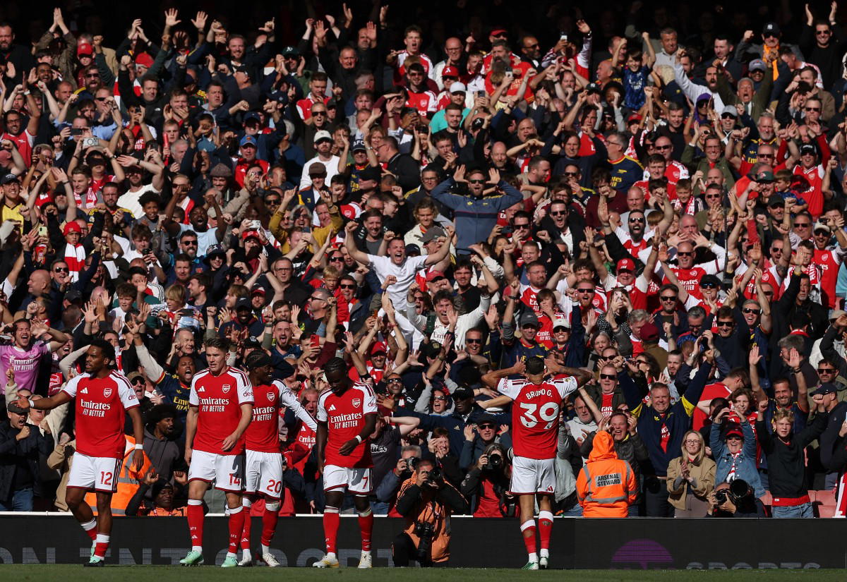 Arsenal hit back to beat Leeds and draw level with Man City