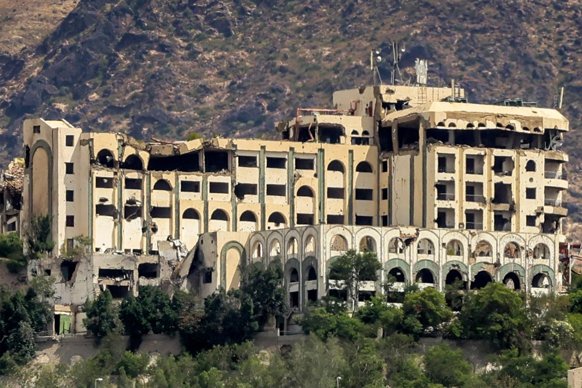 Flights resume at Riyadh airport as Houthis attack Saudi Arabia