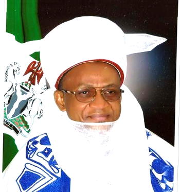 Prince Nnamdi Adigwe congratulates Etsu Nupe on Prestigious CIBDC Royal Icon Award