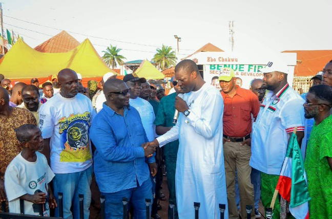 Benue 2027 : l’ancien président du conseil d’Otukpo et des responsables de l’APC, de l’ADC et du ZLP rejoignent le PDP