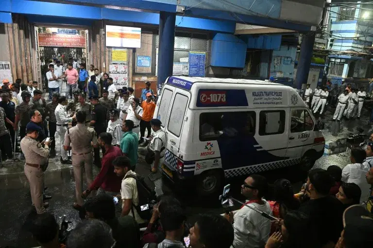 Out-of-control truck kills 13 at Hindu festival in India