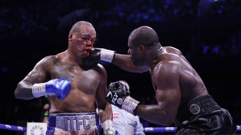 Dubois détruit Wardley au deuxième round et conserve sa couronne WBO des poids lourds