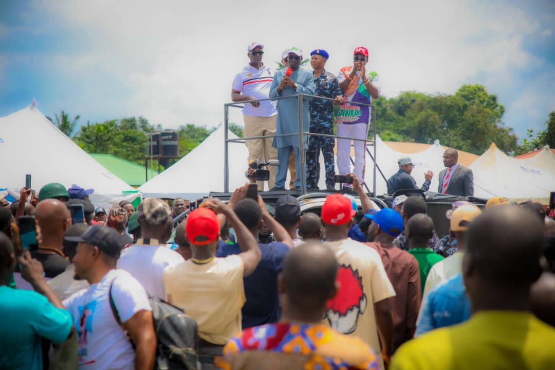 Okpebholo threatens to arrest contractor over abandoned Benin-Abraka road - Vanguard News