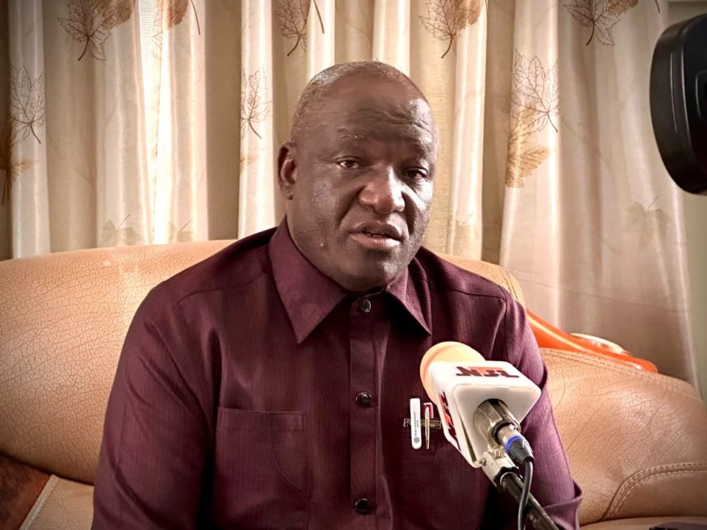 2027 : la coalition de l’opposition arrive trop tard pour battre l’APC, estime le sénateur Plang