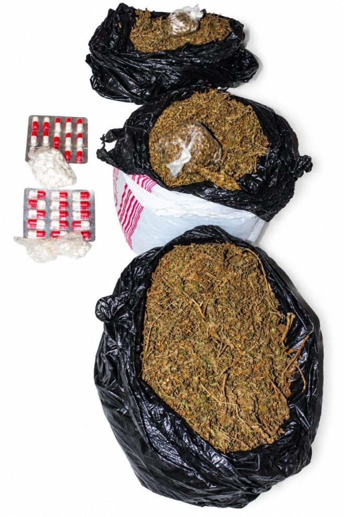 La police de Katsina arrête six suspects et saisit 2 970 produits liés à la drogue