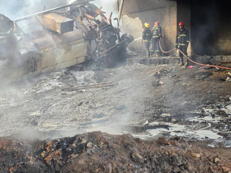 Fire guts 33,000-litre tanker under Otedola Bridge - Vanguard News