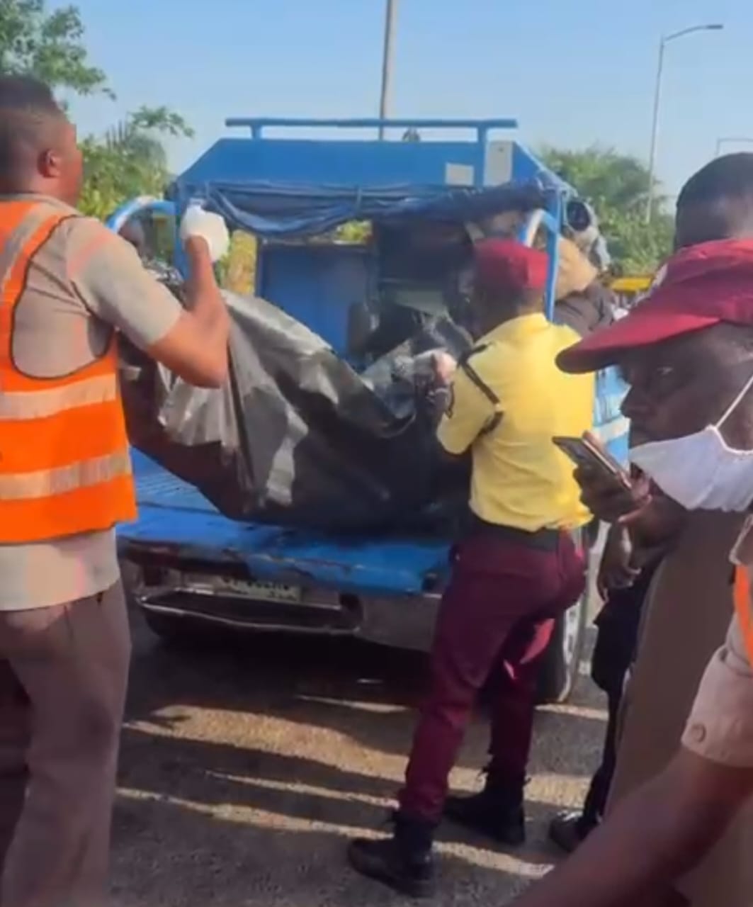 Four dead, 13 injured in Lagos truck-bus crash - Vanguard News